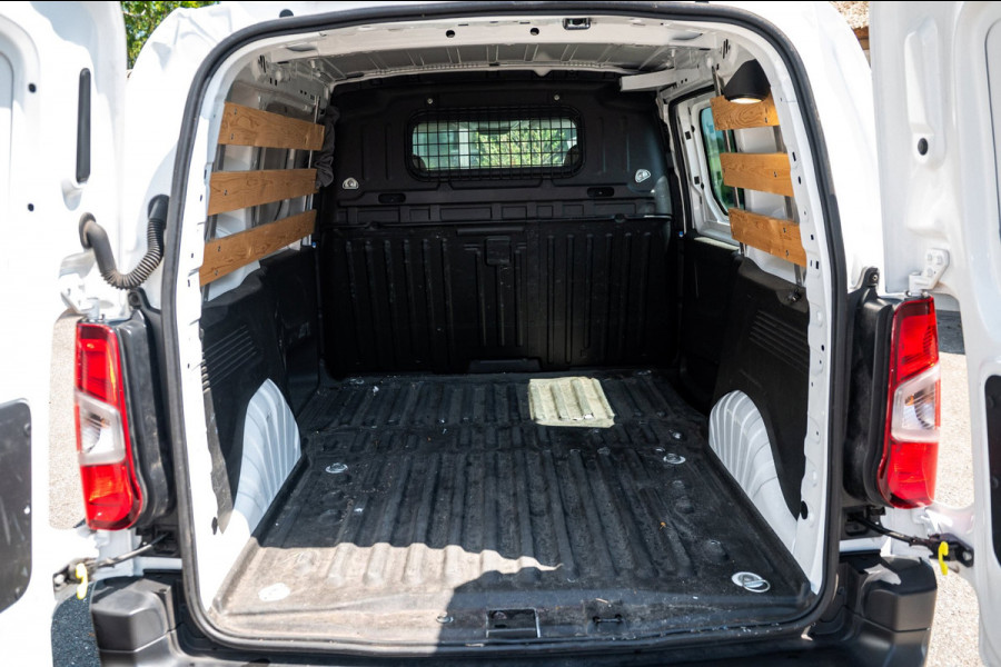 Peugeot Partner 1.2 PureTech Premium Airco I Cruise I Parkeersensoren I Bluetooth I Navigatie I NAP I Benzine