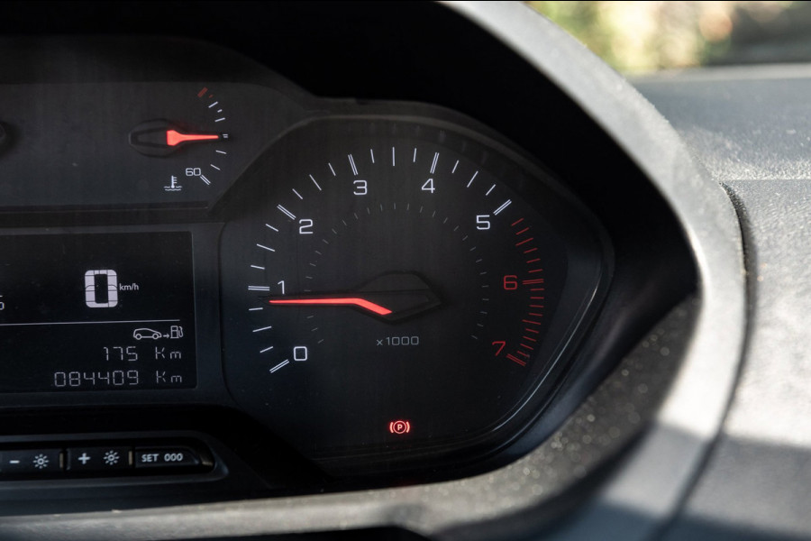 Peugeot Partner 1.2 PureTech Premium Airco I Cruise I Parkeersensoren I Bluetooth I Navigatie I NAP I Benzine