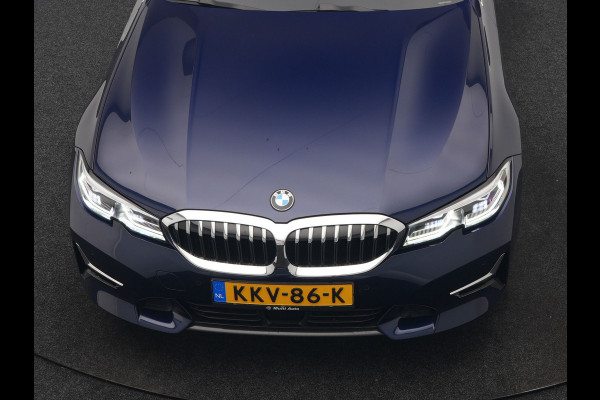 BMW 3 Serie Touring 330e Luxury Line PHEV 293pk Dealer O.H. | Trekhaak Af Fabriek | Panodak | Head Up | Adaptive Cruise | Laser LED | Camera | Lederen Comfortstoelen Verwarmd | Sfeerverlichting | Keyless | Blis | Apple Carplay | Navigatie | DAB | Plug In Hybrid |