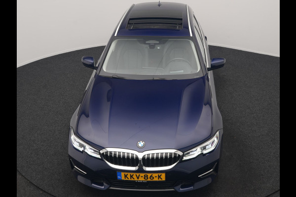 BMW 3 Serie Touring 330e Luxury Line PHEV 293pk Dealer O.H. | Trekhaak Af Fabriek | Panodak | Head Up | Adaptive Cruise | Laser LED | Camera | Lederen Comfortstoelen Verwarmd | Sfeerverlichting | Keyless | Blis | Apple Carplay | Navigatie | DAB | Plug In Hybrid |