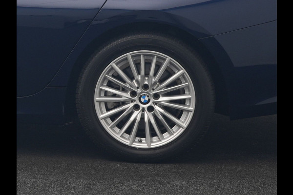 BMW 3 Serie Touring 330e Luxury Line PHEV 293pk Dealer O.H. | Trekhaak Af Fabriek | Panodak | Head Up | Adaptive Cruise | Laser LED | Camera | Lederen Comfortstoelen Verwarmd | Sfeerverlichting | Keyless | Blis | Apple Carplay | Navigatie | DAB | Plug In Hybrid |
