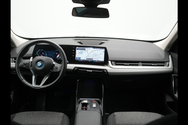 BMW X1 xDrive25e PHEV 245pk Dealer O.H. | Camera | Widescreen Navi | Apple Carplay | Park Assist | LED Koplampen | Cruise Control | Navigatie | DAB | Shadow Line | Plug In Hybrid |