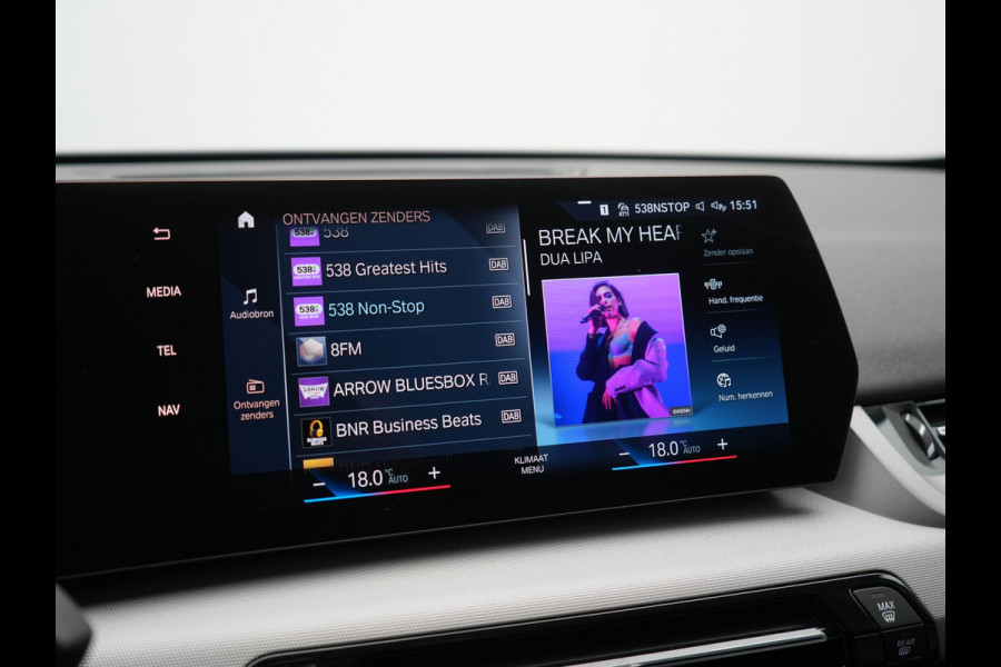 BMW X1 xDrive25e PHEV 245pk Dealer O.H. | Camera | Widescreen Navi | Apple Carplay | Park Assist | LED Koplampen | Cruise Control | Navigatie | DAB | Shadow Line | Plug In Hybrid |