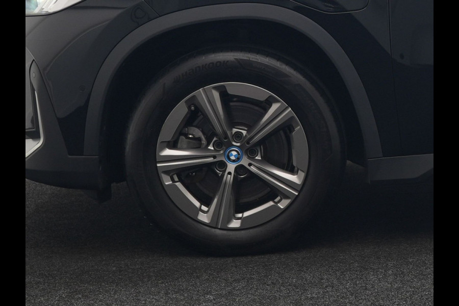 BMW X1 xDrive25e PHEV 245pk Dealer O.H. | Camera | Widescreen Navi | Apple Carplay | Park Assist | LED Koplampen | Cruise Control | Navigatie | DAB | Shadow Line | Plug In Hybrid |