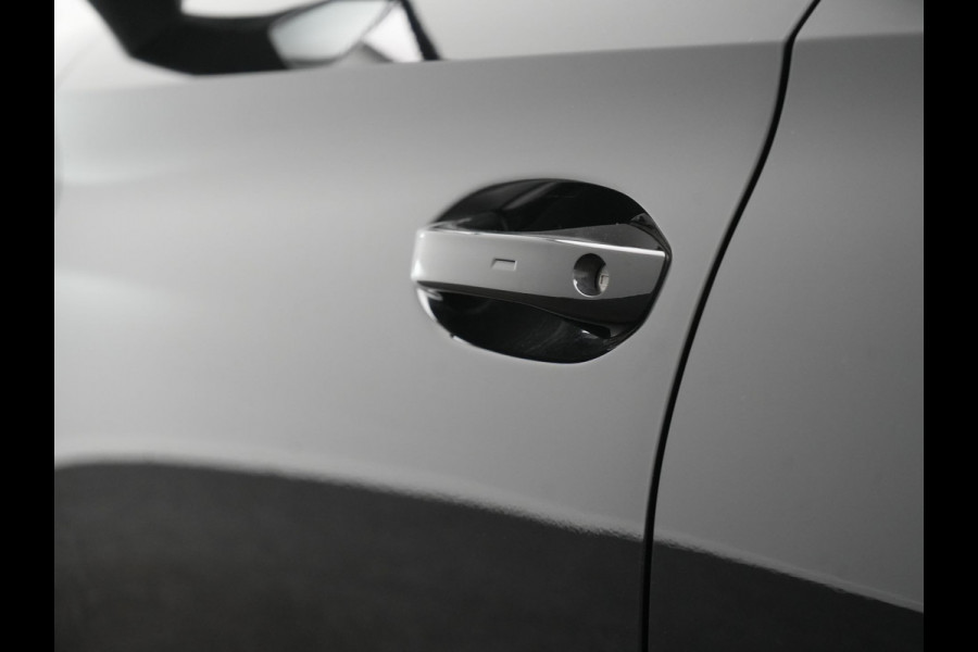 CUPRA Leon Sportstourer 1.4 e-Hybrid VZ Black Edition PHEV 245pk Dealer O.H. | Panodak | Adaptive Cruise | Camera | Lederen Sportstoelen Memory & Verwarmd | Sfeerverlichting | Stuur Verwarmd | Apple Carplay | Keyless | Blis | Navigatie | DAB | Plug In Hybrid |