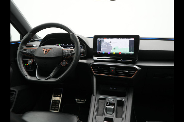 CUPRA Leon Sportstourer 1.4 e-Hybrid VZ Black Edition PHEV 245pk Dealer O.H. | Panodak | Adaptive Cruise | Camera | Lederen Sportstoelen Memory & Verwarmd | Sfeerverlichting | Stuur Verwarmd | Apple Carplay | Keyless | Blis | Navigatie | DAB | Plug In Hybrid |