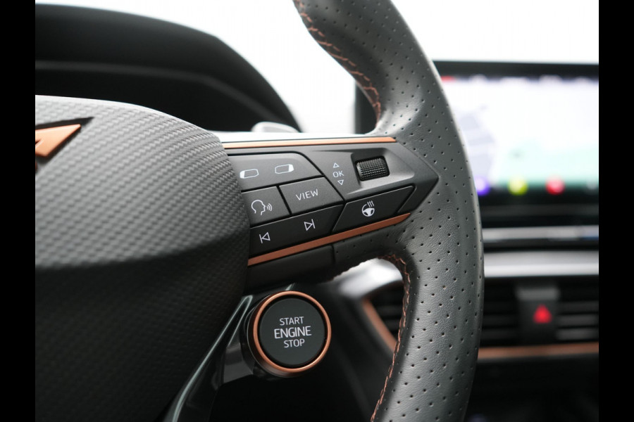 CUPRA Leon Sportstourer 1.4 e-Hybrid VZ Black Edition PHEV 245pk Dealer O.H. | Panodak | Adaptive Cruise | Camera | Lederen Sportstoelen Memory & Verwarmd | Sfeerverlichting | Stuur Verwarmd | Apple Carplay | Keyless | Blis | Navigatie | DAB | Plug In Hybrid |