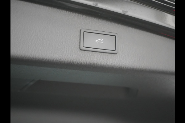 CUPRA Leon Sportstourer 1.4 e-Hybrid VZ Black Edition PHEV 245pk Dealer O.H. | Panodak | Adaptive Cruise | Camera | Lederen Sportstoelen Memory & Verwarmd | Sfeerverlichting | Stuur Verwarmd | Apple Carplay | Keyless | Blis | Navigatie | DAB | Plug In Hybrid |