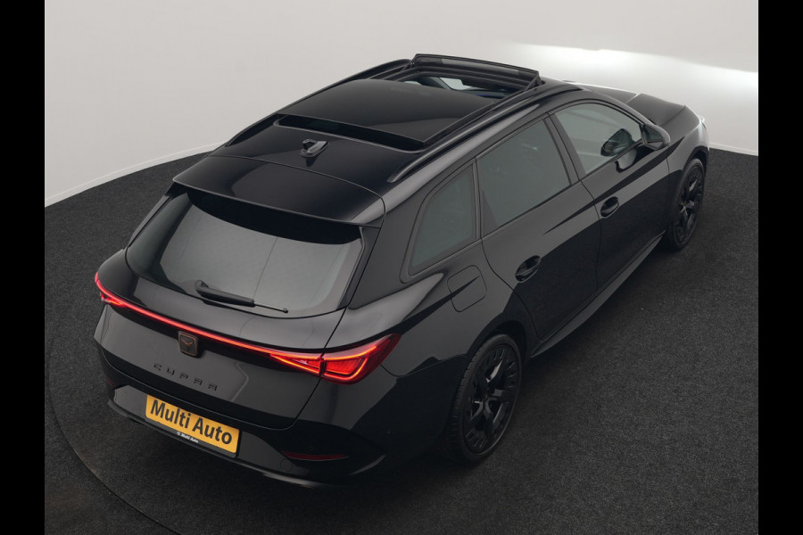 CUPRA Leon Sportstourer 1.4 e-Hybrid VZ Black Edition PHEV 245pk Dealer O.H. | Panodak | Adaptive Cruise | Camera | Lederen Sportstoelen Memory & Verwarmd | Sfeerverlichting | Stuur Verwarmd | Apple Carplay | Keyless | Blis | Navigatie | DAB | Plug In Hybrid |