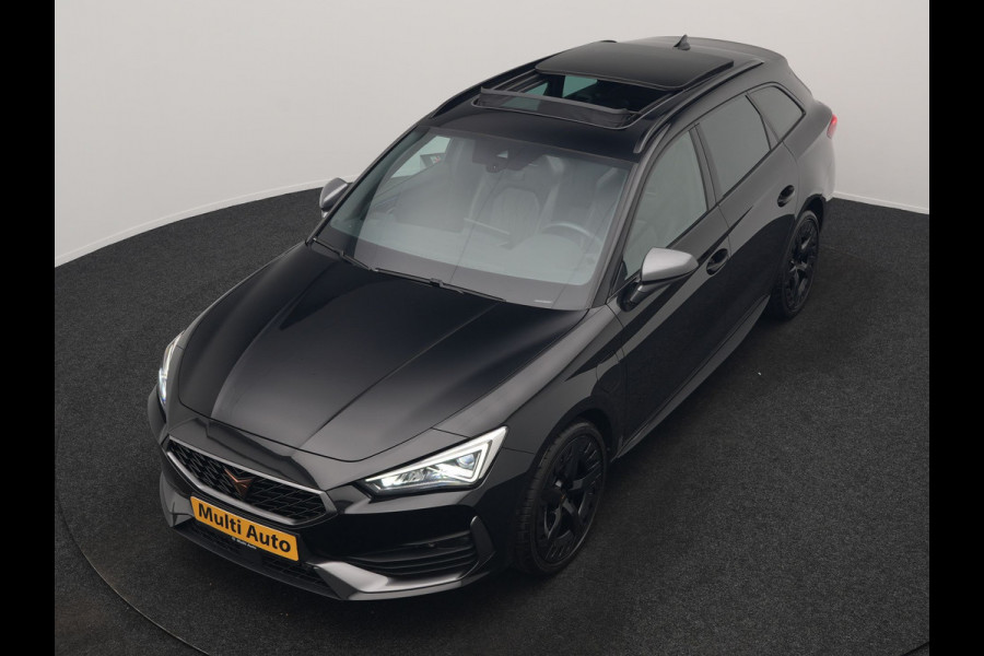 CUPRA Leon Sportstourer 1.4 e-Hybrid VZ Black Edition PHEV 245pk Dealer O.H. | Panodak | Adaptive Cruise | Camera | Lederen Sportstoelen Memory & Verwarmd | Sfeerverlichting | Stuur Verwarmd | Apple Carplay | Keyless | Blis | Navigatie | DAB | Plug In Hybrid |