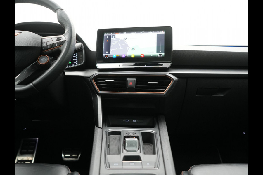 CUPRA Leon Sportstourer 1.4 e-Hybrid VZ Black Edition PHEV 245pk Dealer O.H. | Panodak | Adaptive Cruise | Camera | Lederen Sportstoelen Memory & Verwarmd | Sfeerverlichting | Stuur Verwarmd | Apple Carplay | Keyless | Blis | Navigatie | DAB | Plug In Hybrid |