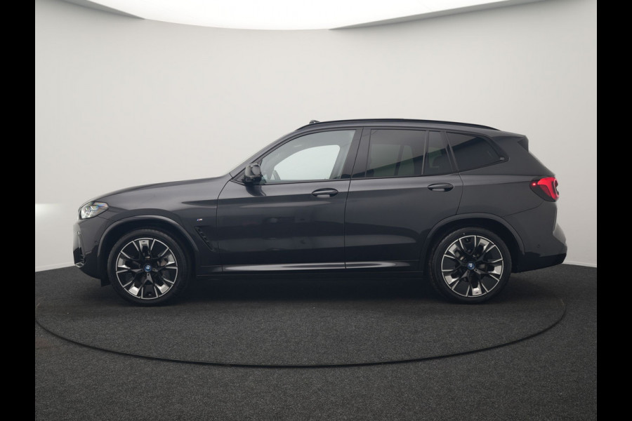 BMW iX3 M Sport High Executive 80 kWh 286pk SOH 95.2% Dealer O.H. | Panodak | Adaptive Cruise | Head Up | 360 Camera | Harman / Kardon | Lederen Sportstoelen Memory & Verwarmd | Keyless | Blis | Stuur Verwarmd | Sfeerverlichting | Apple Carplay | 20"L.M |