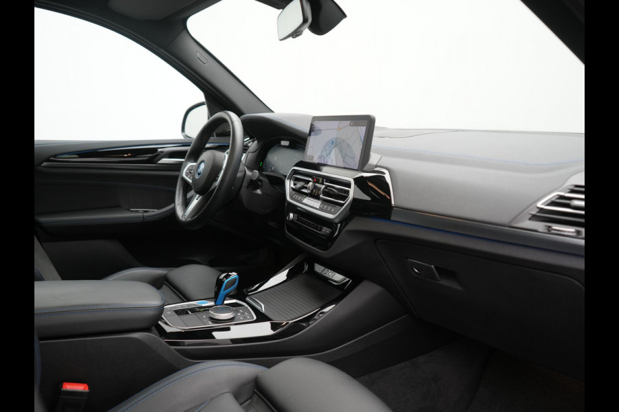 BMW iX3 M Sport High Executive 80 kWh 286pk SOH 95.2% Dealer O.H. | Panodak | Adaptive Cruise | Head Up | 360 Camera | Harman / Kardon | Lederen Sportstoelen Memory & Verwarmd | Keyless | Blis | Stuur Verwarmd | Sfeerverlichting | Apple Carplay | 20"L.M |