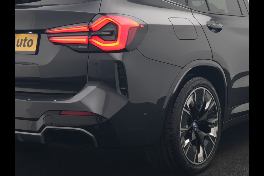 BMW iX3 M Sport High Executive 80 kWh 286pk SOH 95.2% Dealer O.H. | Panodak | Adaptive Cruise | Head Up | 360 Camera | Harman / Kardon | Lederen Sportstoelen Memory & Verwarmd | Keyless | Blis | Stuur Verwarmd | Sfeerverlichting | Apple Carplay | 20"L.M |
