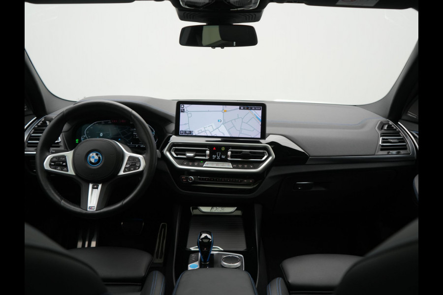 BMW iX3 M Sport High Executive 80 kWh 286pk SOH 95.2% Dealer O.H. | Panodak | Adaptive Cruise | Head Up | 360 Camera | Harman / Kardon | Lederen Sportstoelen Memory & Verwarmd | Keyless | Blis | Stuur Verwarmd | Sfeerverlichting | Apple Carplay | 20"L.M |