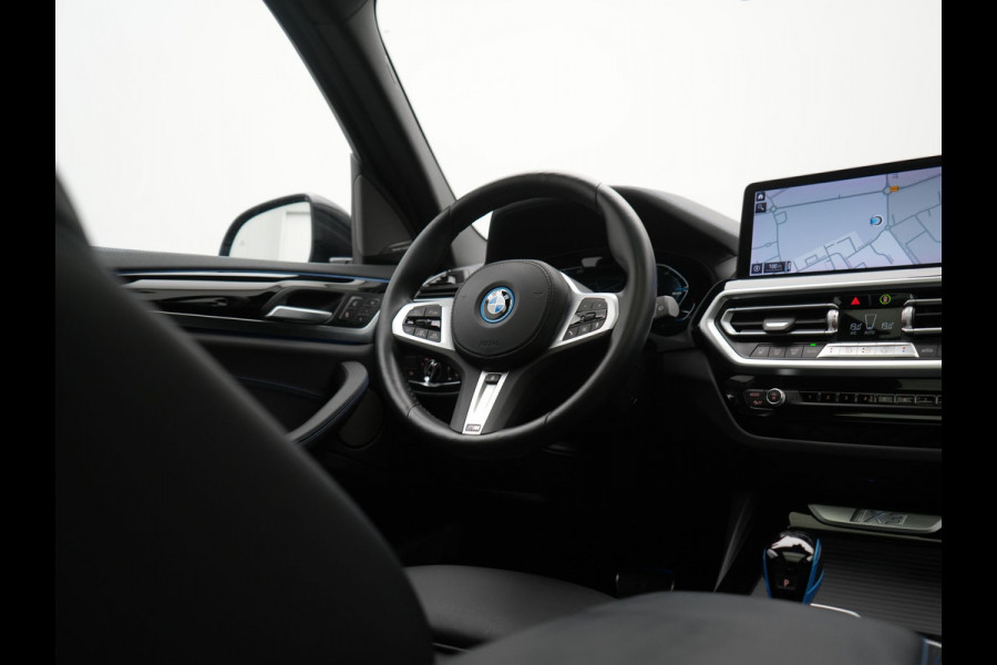 BMW iX3 M Sport High Executive 80 kWh 286pk SOH 95.2% Dealer O.H. | Panodak | Adaptive Cruise | Head Up | 360 Camera | Harman / Kardon | Lederen Sportstoelen Memory & Verwarmd | Keyless | Blis | Stuur Verwarmd | Sfeerverlichting | Apple Carplay | 20"L.M |