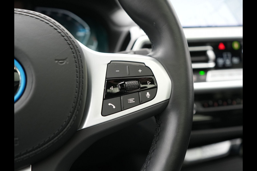 BMW iX3 M Sport High Executive 80 kWh 286pk SOH 95.2% Dealer O.H. | Panodak | Adaptive Cruise | Head Up | 360 Camera | Harman / Kardon | Lederen Sportstoelen Memory & Verwarmd | Keyless | Blis | Stuur Verwarmd | Sfeerverlichting | Apple Carplay | 20"L.M |