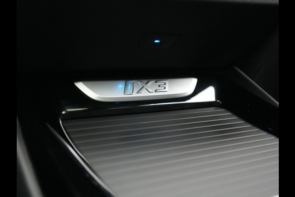 BMW iX3 M Sport High Executive 80 kWh 286pk SOH 95.2% Dealer O.H. | Panodak | Adaptive Cruise | Head Up | 360 Camera | Harman / Kardon | Lederen Sportstoelen Memory & Verwarmd | Keyless | Blis | Stuur Verwarmd | Sfeerverlichting | Apple Carplay | 20"L.M |