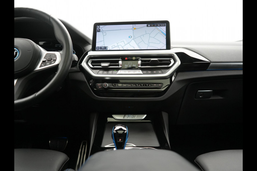 BMW iX3 M Sport High Executive 80 kWh 286pk SOH 95.2% Dealer O.H. | Panodak | Adaptive Cruise | Head Up | 360 Camera | Harman / Kardon | Lederen Sportstoelen Memory & Verwarmd | Keyless | Blis | Stuur Verwarmd | Sfeerverlichting | Apple Carplay | 20"L.M |