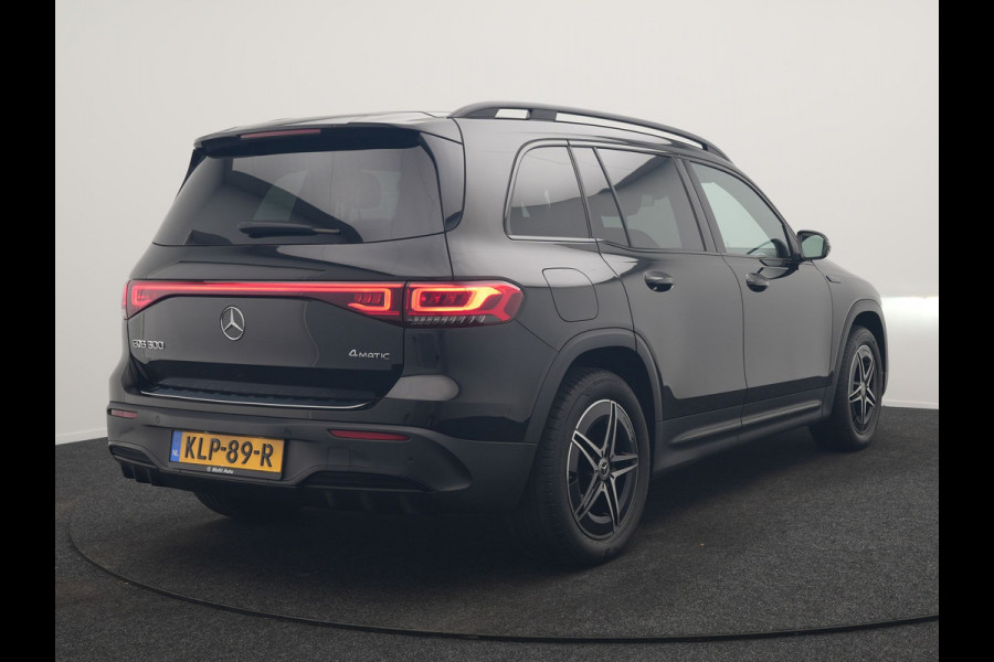 Mercedes-Benz EQB 300 4MATIC AMG Line 69,7 kWh 228pk Dealer O.H. | Camera | MBUX Widescreen Navi | Alcantara Sportstoelen Verwarmd | Sfeerverlichting | Night Pakket | Cruise Control | Virtual | DAB |