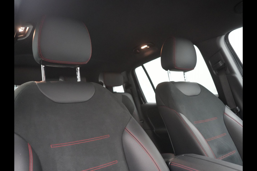 Mercedes-Benz EQB 300 4MATIC AMG Line 69,7 kWh 228pk Dealer O.H. | Camera | MBUX Widescreen Navi | Alcantara Sportstoelen Verwarmd | Sfeerverlichting | Night Pakket | Cruise Control | Virtual | DAB |