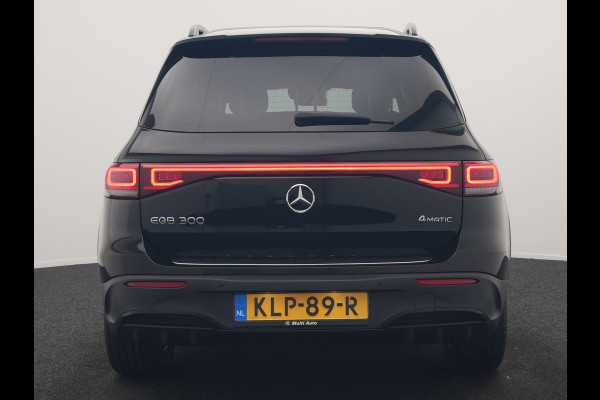 Mercedes-Benz EQB 300 4MATIC AMG Line 69,7 kWh 228pk Dealer O.H. | Camera | MBUX Widescreen Navi | Alcantara Sportstoelen Verwarmd | Sfeerverlichting | Night Pakket | Cruise Control | Virtual | DAB |