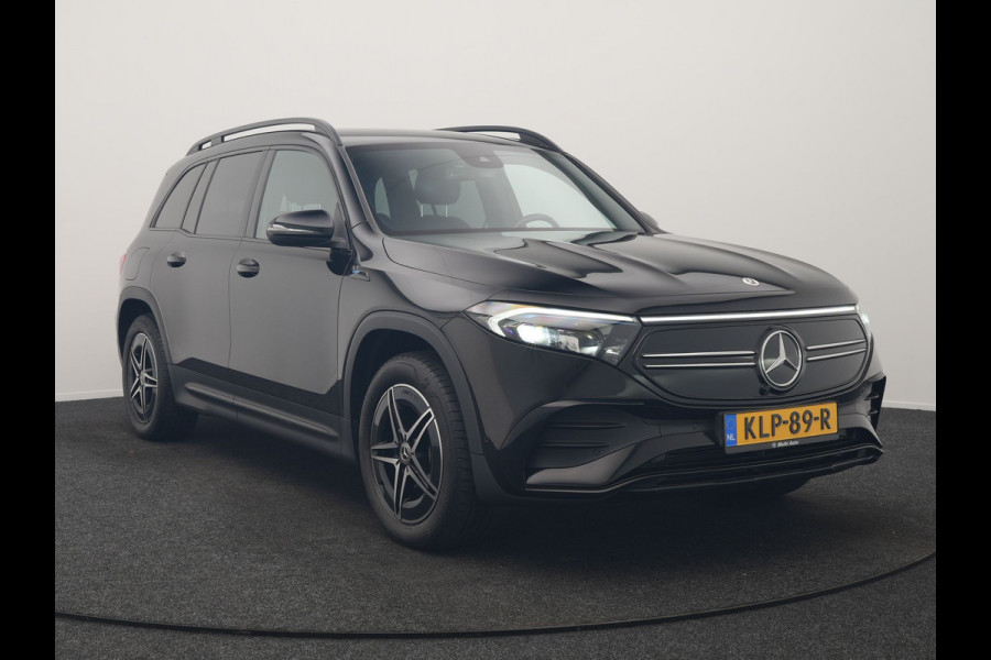 Mercedes-Benz EQB 300 4MATIC AMG Line 69,7 kWh 228pk Dealer O.H. | Camera | MBUX Widescreen Navi | Alcantara Sportstoelen Verwarmd | Sfeerverlichting | Night Pakket | Cruise Control | Virtual | DAB |