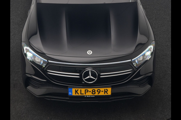 Mercedes-Benz EQB 300 4MATIC AMG Line 69,7 kWh 228pk Dealer O.H. | Camera | MBUX Widescreen Navi | Alcantara Sportstoelen Verwarmd | Sfeerverlichting | Night Pakket | Cruise Control | Virtual | DAB |