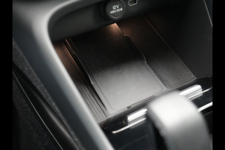 Volvo C40 Recharge Twin Plus 78 kWh 408pk Dealer O.H. | Panodak | Adaptive Cruise | Camera | Alcantara Sportstoelen Verwarmd | Google Assistent | Keyless | Blis | Stuur Verwarmd | Warmtepomp | Apple Carplay | DAB | 19"L.M |