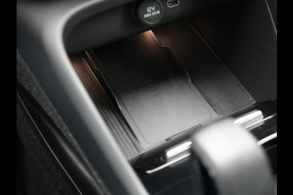 Volvo C40 Recharge Twin Plus 78 kWh 408pk Dealer O.H. | Panodak | Adaptive Cruise | Camera | Alcantara Sportstoelen Verwarmd | Google Assistent | Keyless | Blis | Stuur Verwarmd | Warmtepomp | Apple Carplay | DAB | 19"L.M |
