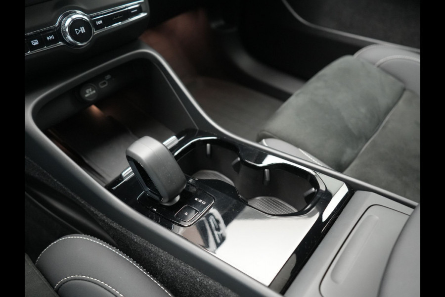 Volvo C40 Recharge Twin Plus 78 kWh 408pk Dealer O.H. | Panodak | Adaptive Cruise | Camera | Alcantara Sportstoelen Verwarmd | Google Assistent | Keyless | Blis | Stuur Verwarmd | Warmtepomp | Apple Carplay | DAB | 19"L.M |