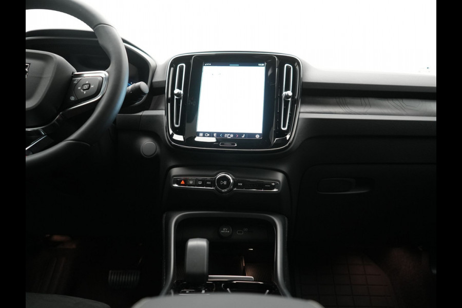 Volvo C40 Recharge Twin Plus 78 kWh 408pk Dealer O.H. | Panodak | Adaptive Cruise | Camera | Alcantara Sportstoelen Verwarmd | Google Assistent | Keyless | Blis | Stuur Verwarmd | Warmtepomp | Apple Carplay | DAB | 19"L.M |