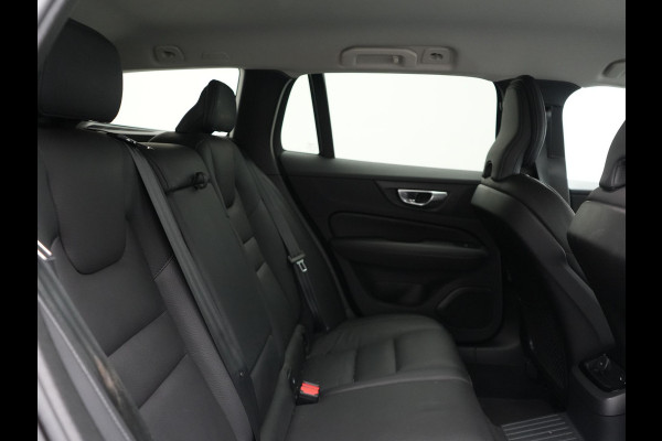 Volvo V60 T6 AWD Plus Dark LONG RANGE PHEV 350pk Dealer O.H. | Adaptive Cruise | Camera | Harman / Kardon | Lederen Sportstoelen Memory & Verwarmd | Keyless | Blis | Stuur Verwarmd | Google Assistent | Apple Carplay | Plug In Hybrid |