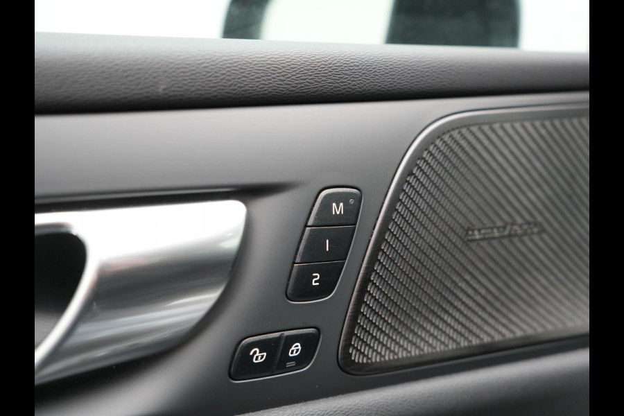 Volvo V60 T6 AWD Plus Dark LONG RANGE PHEV 350pk Dealer O.H. | Adaptive Cruise | Camera | Harman / Kardon | Lederen Sportstoelen Memory & Verwarmd | Keyless | Blis | Stuur Verwarmd | Google Assistent | Apple Carplay | Plug In Hybrid |