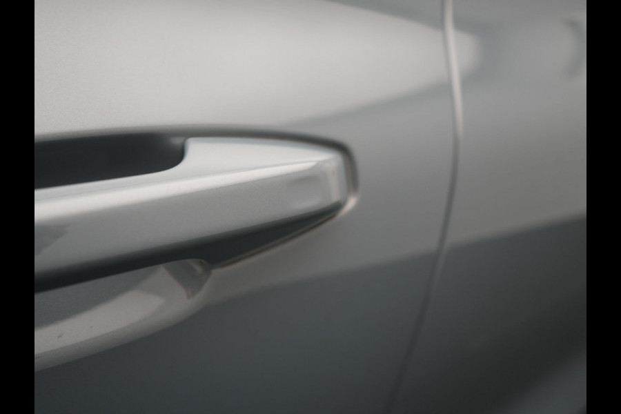 Volvo V60 T6 AWD Plus Dark LONG RANGE PHEV 350pk Dealer O.H. | Adaptive Cruise | Camera | Harman / Kardon | Lederen Sportstoelen Memory & Verwarmd | Keyless | Blis | Stuur Verwarmd | Google Assistent | Apple Carplay | Plug In Hybrid |