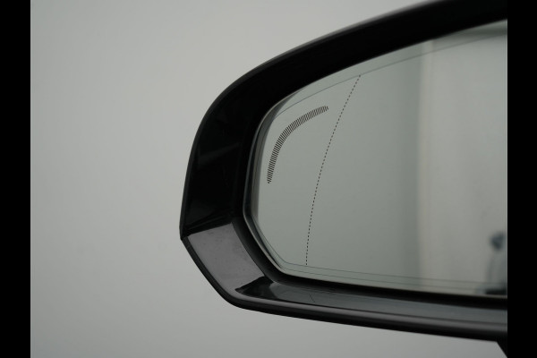 Volvo V60 T6 AWD Plus Dark LONG RANGE PHEV 350pk Dealer O.H. | Adaptive Cruise | Camera | Harman / Kardon | Lederen Sportstoelen Memory & Verwarmd | Keyless | Blis | Stuur Verwarmd | Google Assistent | Apple Carplay | Plug In Hybrid |