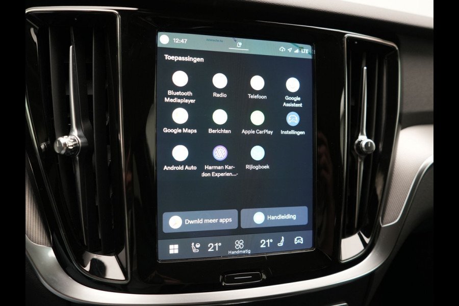 Volvo V60 T6 AWD Plus Dark LONG RANGE PHEV 350pk Dealer O.H. | Adaptive Cruise | Camera | Harman / Kardon | Lederen Sportstoelen Memory & Verwarmd | Keyless | Blis | Stuur Verwarmd | Google Assistent | Apple Carplay | Plug In Hybrid |