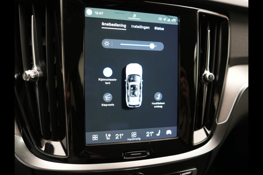Volvo V60 T6 AWD Plus Dark LONG RANGE PHEV 350pk Dealer O.H. | Adaptive Cruise | Camera | Harman / Kardon | Lederen Sportstoelen Memory & Verwarmd | Keyless | Blis | Stuur Verwarmd | Google Assistent | Apple Carplay | Plug In Hybrid |