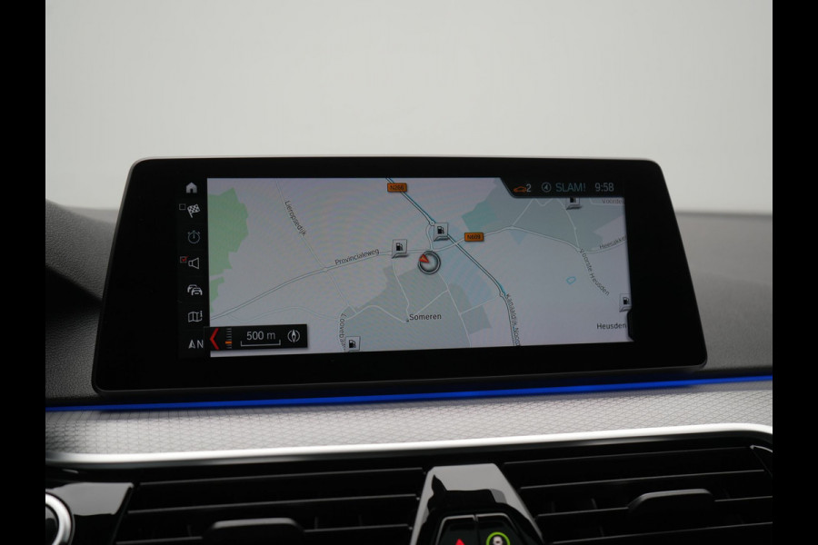 BMW 5 Serie Touring 520i M Sport 184pk Dealer O.H. | Panodak | Head Up | 360 Camera | Lederen Comfortzetels Memory & Verwarmd | Sfeerverlichting | Blis | Apple Carplay | Stuur Verwarmd | Adaptive LED | Navigatie | DAB | 19"L.M |