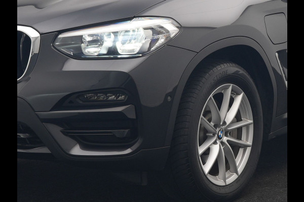 BMW X3 xDrive30e Advantage PHEV 293pk Dealer O.H. | Panodak | Adaptive Cruise | Camera | Harman / Kardon | Sportstoelen Verwarmd | Sfeerverlichting | Blis | Apple Carplay | Navigatie | DAB | Plug In Hybrid |
