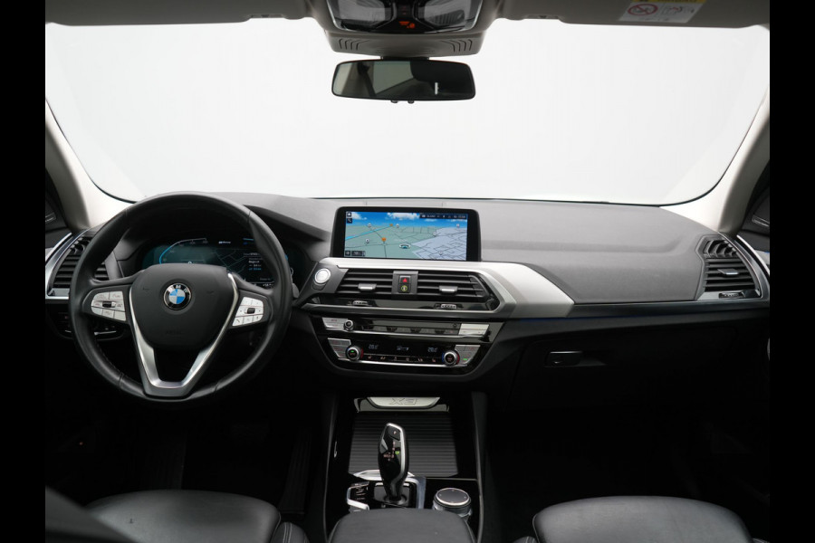 BMW X3 xDrive30e Advantage PHEV 293pk Dealer O.H. | Panodak | Adaptive Cruise | Camera | Harman / Kardon | Sportstoelen Verwarmd | Sfeerverlichting | Blis | Apple Carplay | Navigatie | DAB | Plug In Hybrid |