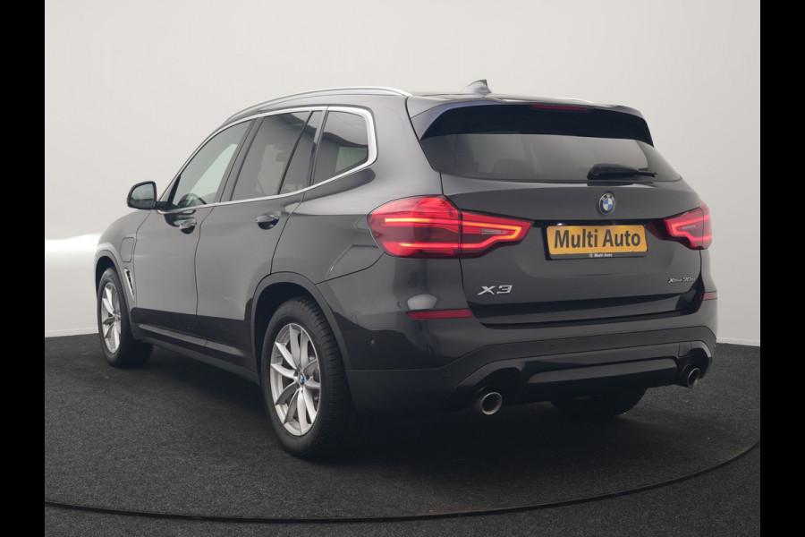 BMW X3 xDrive30e Advantage PHEV 293pk Dealer O.H. | Panodak | Adaptive Cruise | Camera | Harman / Kardon | Sportstoelen Verwarmd | Sfeerverlichting | Blis | Apple Carplay | Navigatie | DAB | Plug In Hybrid |