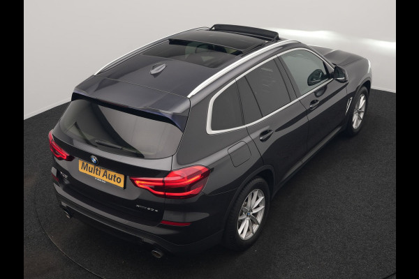 BMW X3 xDrive30e Advantage PHEV 293pk Dealer O.H. | Panodak | Adaptive Cruise | Camera | Harman / Kardon | Sportstoelen Verwarmd | Sfeerverlichting | Blis | Apple Carplay | Navigatie | DAB | Plug In Hybrid |