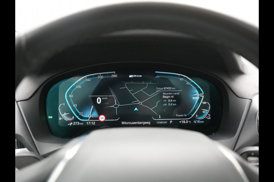 BMW X3 xDrive30e Advantage PHEV 293pk Dealer O.H. | Panodak | Adaptive Cruise | Camera | Harman / Kardon | Sportstoelen Verwarmd | Sfeerverlichting | Blis | Apple Carplay | Navigatie | DAB | Plug In Hybrid |