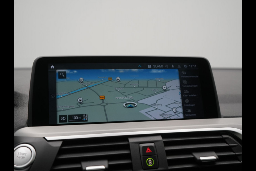 BMW X3 xDrive30e Advantage PHEV 293pk Dealer O.H. | Panodak | Adaptive Cruise | Camera | Harman / Kardon | Sportstoelen Verwarmd | Sfeerverlichting | Blis | Apple Carplay | Navigatie | DAB | Plug In Hybrid |