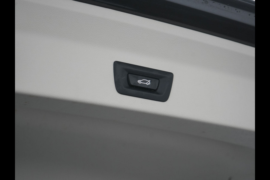 BMW X3 xDrive30e Advantage PHEV 293pk Dealer O.H. | Panodak | Adaptive Cruise | Camera | Harman / Kardon | Sportstoelen Verwarmd | Sfeerverlichting | Blis | Apple Carplay | Navigatie | DAB | Plug In Hybrid |