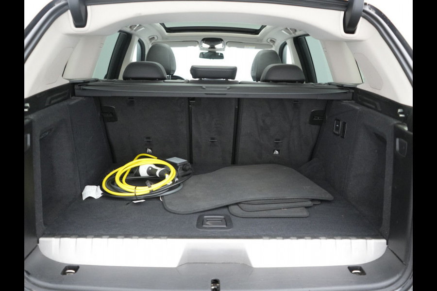 BMW X3 xDrive30e Advantage PHEV 293pk Dealer O.H. | Panodak | Adaptive Cruise | Camera | Harman / Kardon | Sportstoelen Verwarmd | Sfeerverlichting | Blis | Apple Carplay | Navigatie | DAB | Plug In Hybrid |
