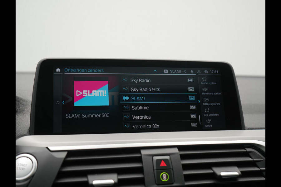 BMW X3 xDrive30e Advantage PHEV 293pk Dealer O.H. | Panodak | Adaptive Cruise | Camera | Harman / Kardon | Sportstoelen Verwarmd | Sfeerverlichting | Blis | Apple Carplay | Navigatie | DAB | Plug In Hybrid |