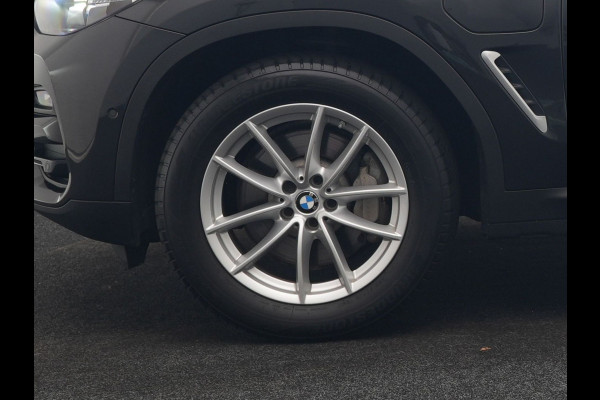 BMW X3 xDrive30e Advantage PHEV 293pk Dealer O.H. | Panodak | Adaptive Cruise | Camera | Harman / Kardon | Sportstoelen Verwarmd | Sfeerverlichting | Blis | Apple Carplay | Navigatie | DAB | Plug In Hybrid |