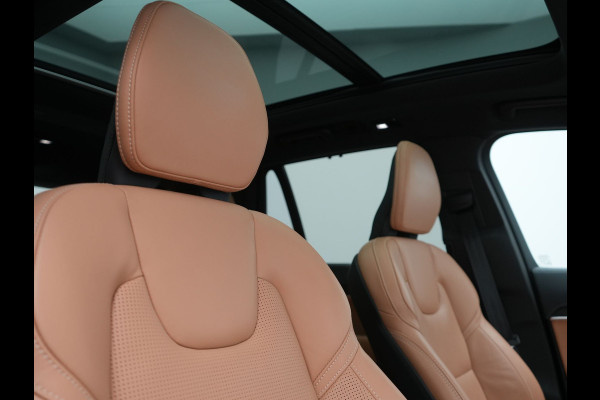 Volvo XC90 T8 AWD Plus Dark 7 Persoons LONG RANGE PHEV 455pk Dealer O.H. | Trekhaak Af Fabriek | Luchtvering | Panodak | Adaptive Cruise | 360 Camera | Harman / Kardon | Lederen Sportstoelen Memory & Ventilatie | Stuur Verwarmd | Keyless | Blis | 20"L.M | Plug In Hybrid |
